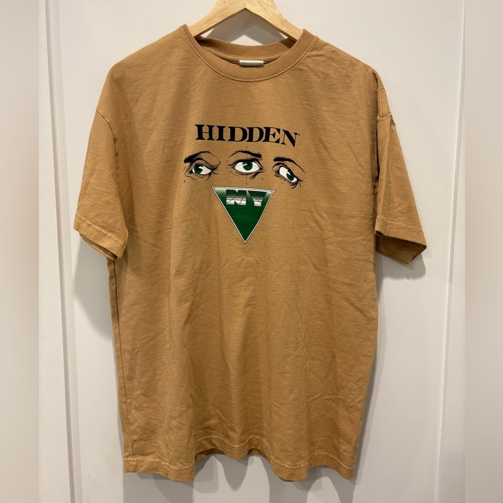 NWOT Hidden NY Eyes Tee
